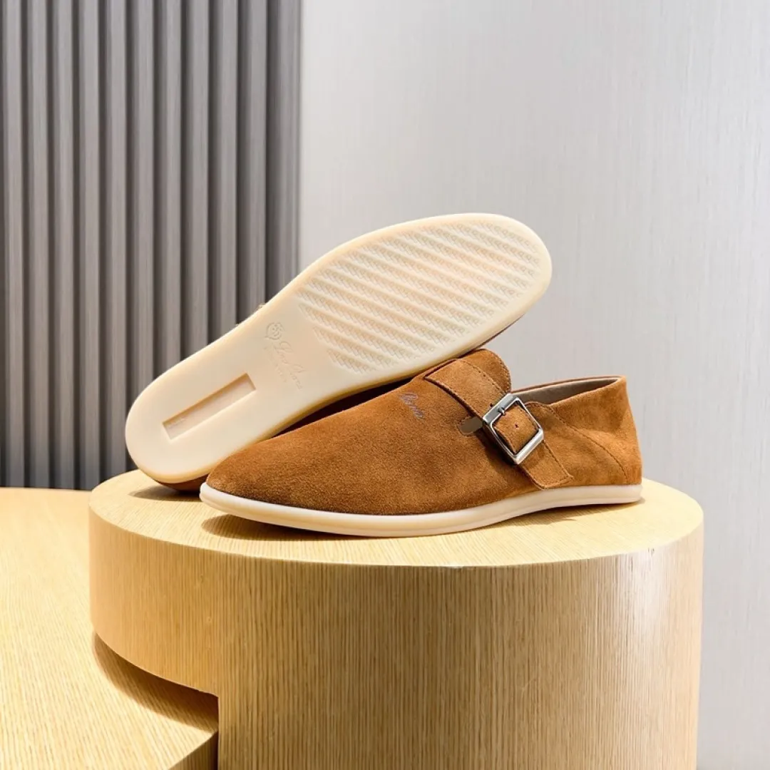 Factory price 420💰[loro piana] 2025 new moccasins, popular casual sneakers for street men. The shoes are made of first-layer suede leather uppers with rubber soles. They are classic. The complex craftsmanship and meticulous structure make the shoes light and soft, allowing you to walk comfortably and freely. Perfect for summer wear. Yardage: 38-45.